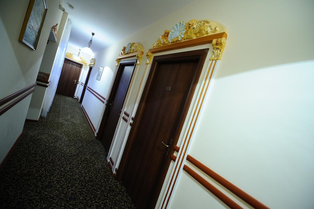 Hotel Royal Craiova Exterior foto